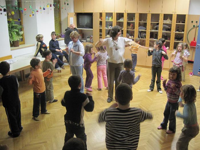 Ples do jutranjih ur (beri do 20.30h)